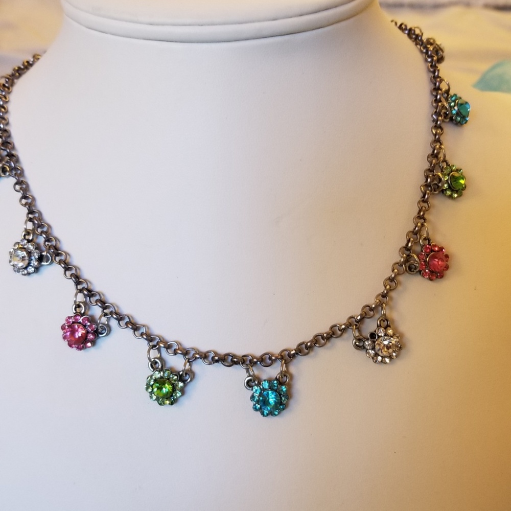 HP🦚 Handmade Glass Crystal Flower Necklace - Picture 7 of 8